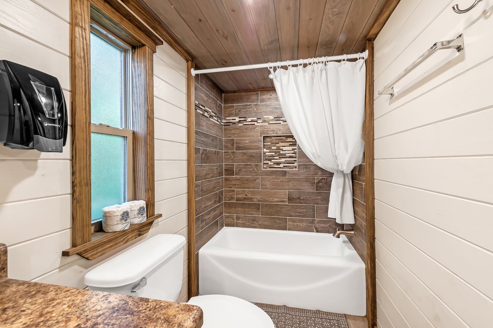 Cabin Shower/Tub